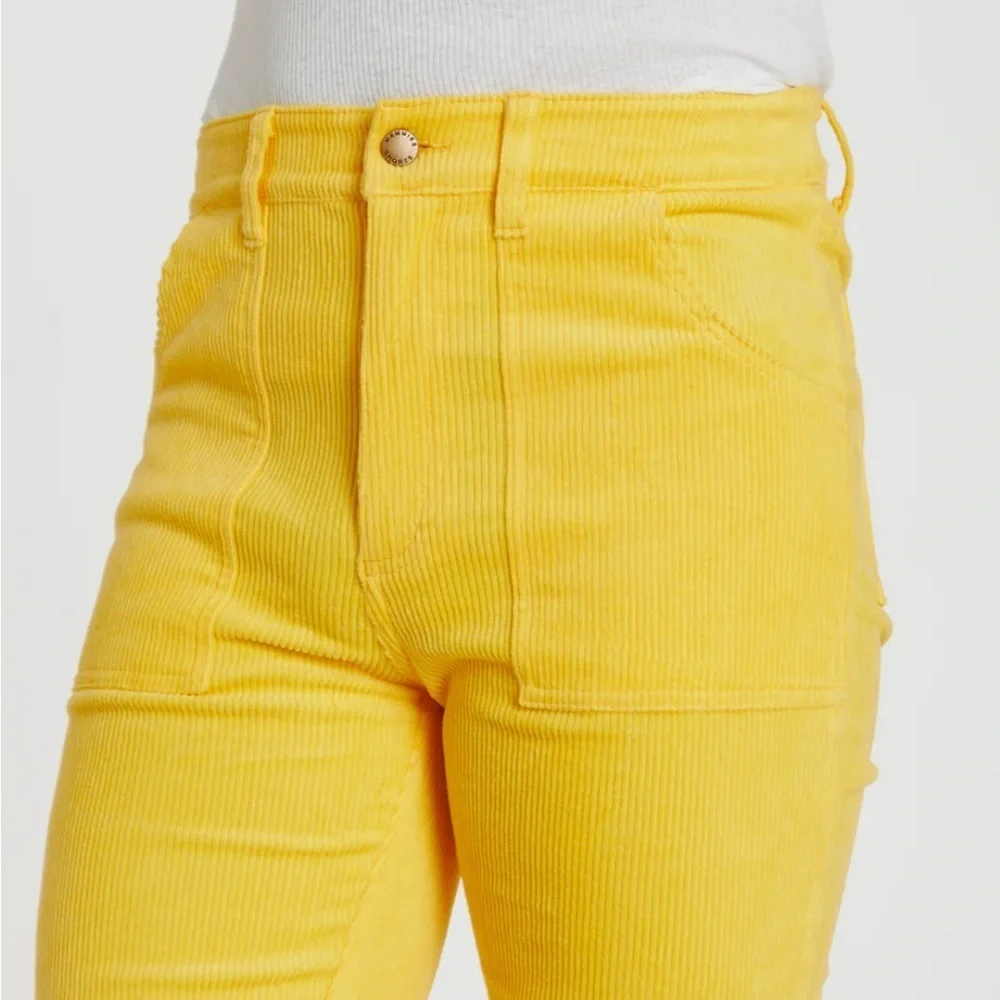 HAMMIES Bell Bottom Stretch Corduroy Size 32 in Yellow EUC 135 - Picture 3 of 8